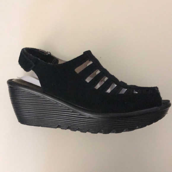 Skechers Black Wedges Size 7 - Picture 4 of 4